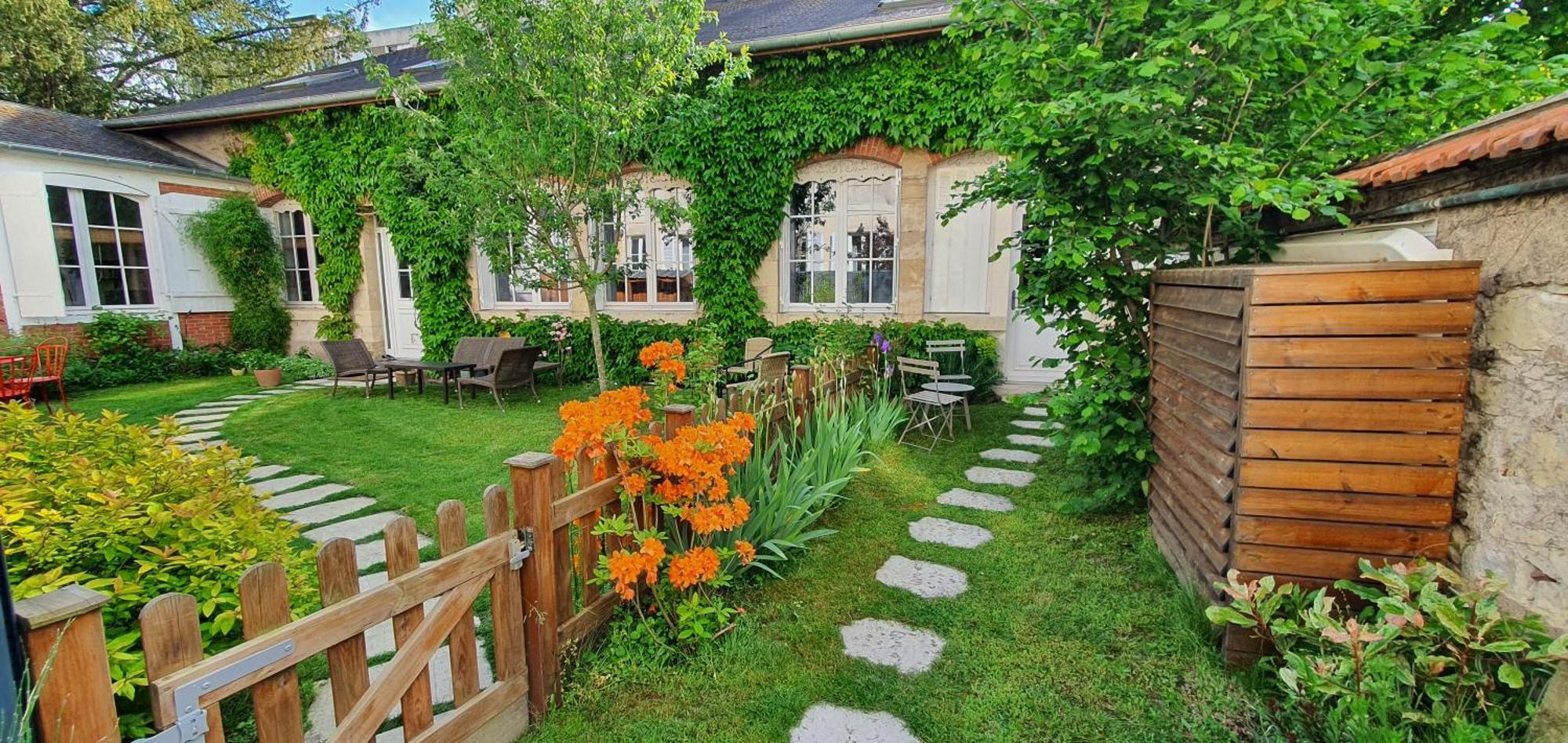 Appartement De Charme Au Coeur De Nevers Exteriér fotografie